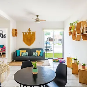  Appartement Lovely Cozy W/pool 2 Bedrooms. Great Location!
